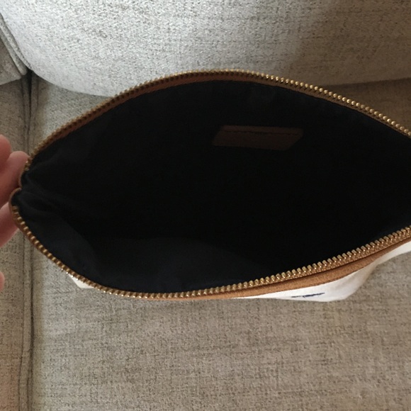 Clutch/Purse - Picture 3 of 3